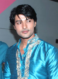 Anas Rashid v roku 2012 pri prezentovaní seriálu Diya Aur Baati Hum